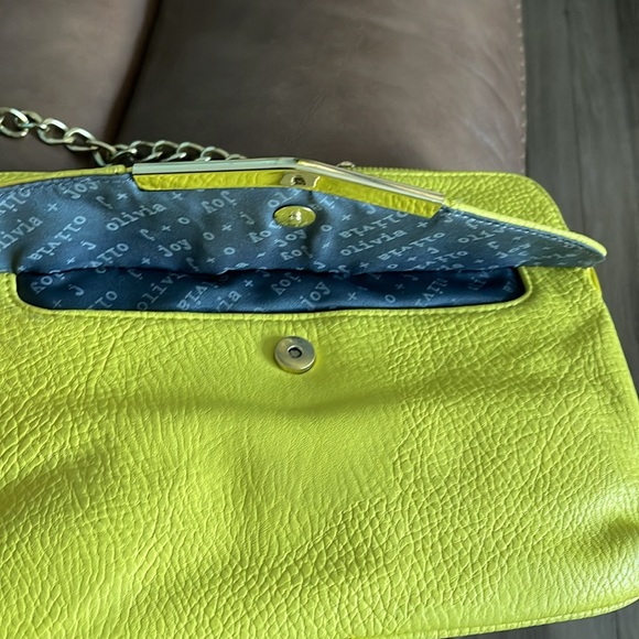 NWT Olivia and Joy yellow chain crossbody bag - Picture 5 of 8